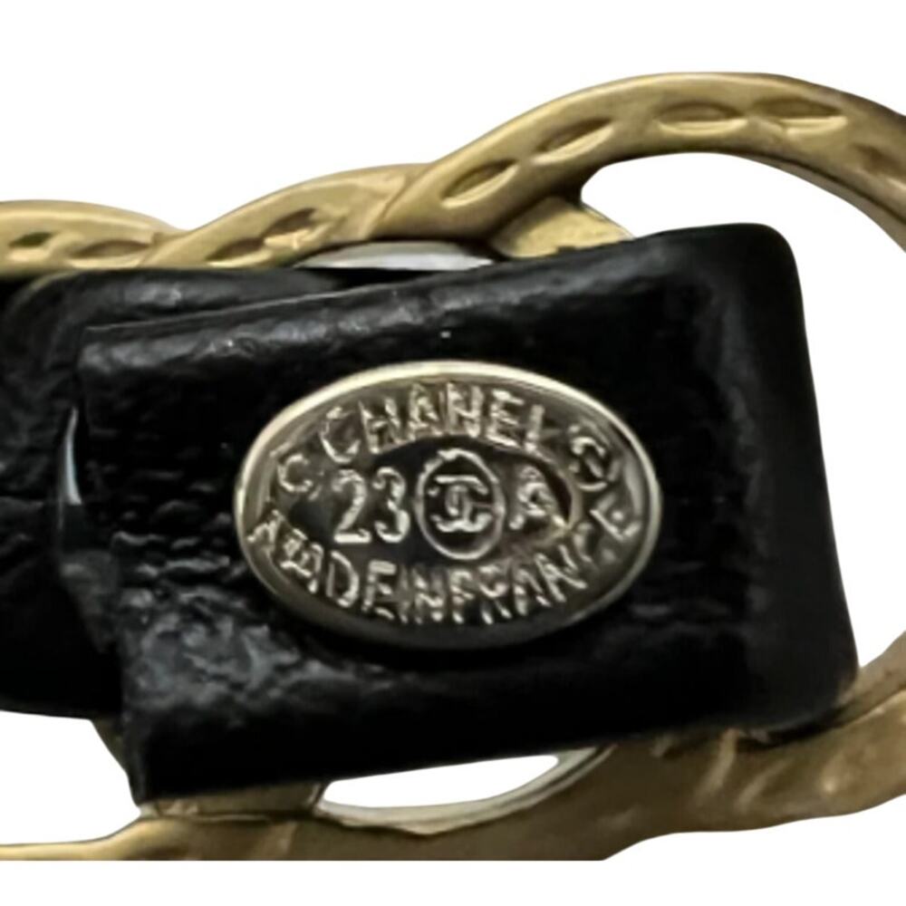 CHANEL Gold and Black Leather Braided Leather CC Brooch Autumn 2023 (CCXX012) - Picture 7 of 7